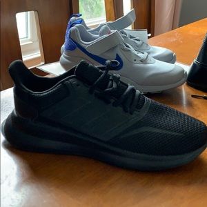 New adidas sneakers unisex without box